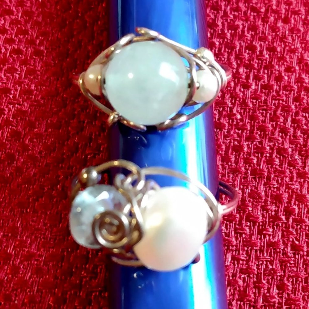 NWOT:Green Stone/Fresh Water Pearl Rings: Set of 2